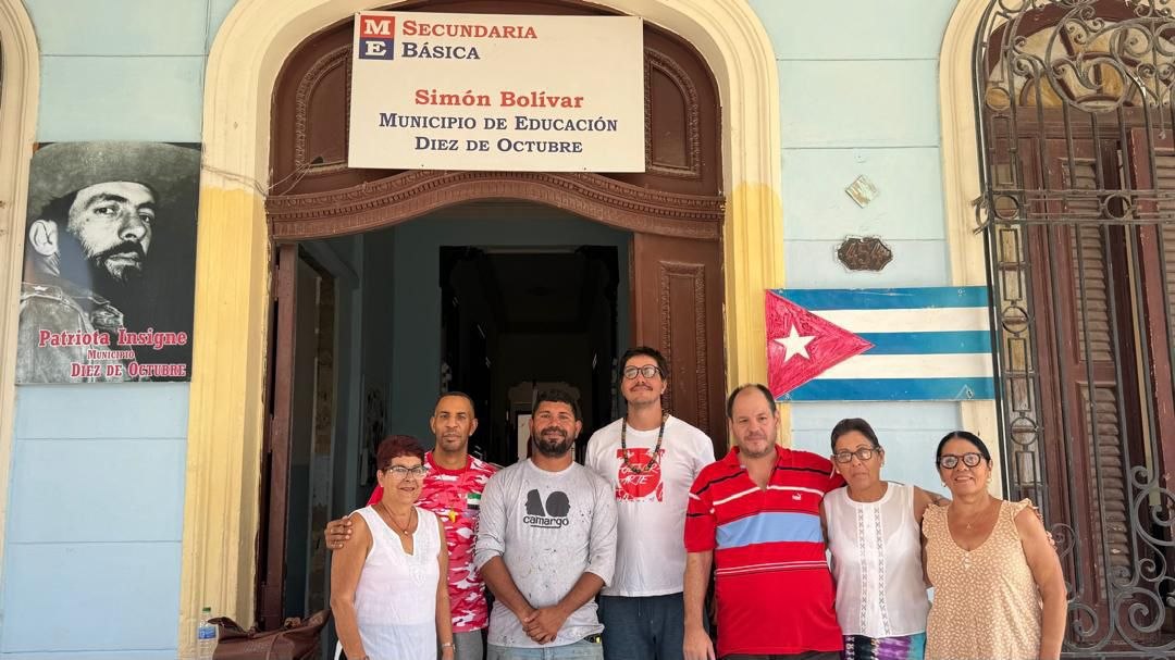 Venezolano Franco Camargo dona dos murales a Escuela “Simón Bolívar” de La Habana